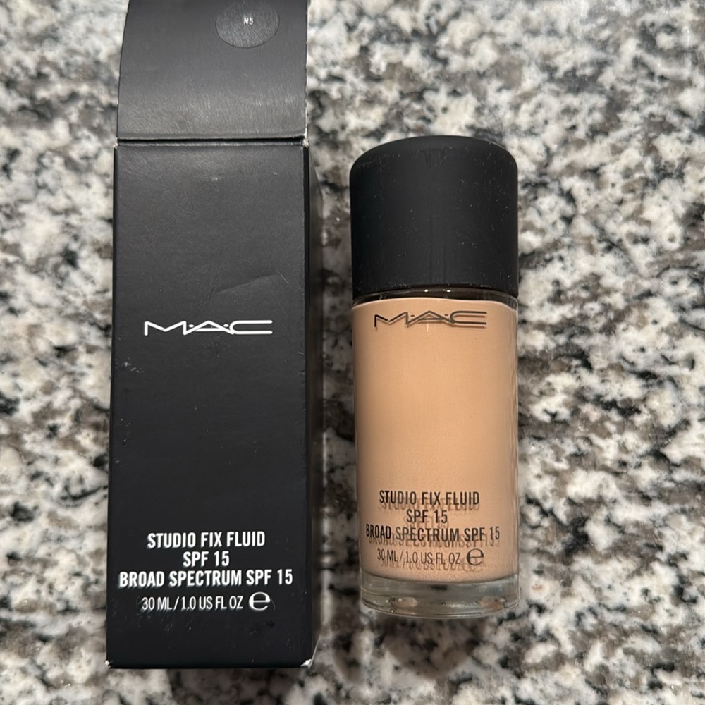 MAC Studio Fix Fluid SPF15 N5 DISCONTINUED